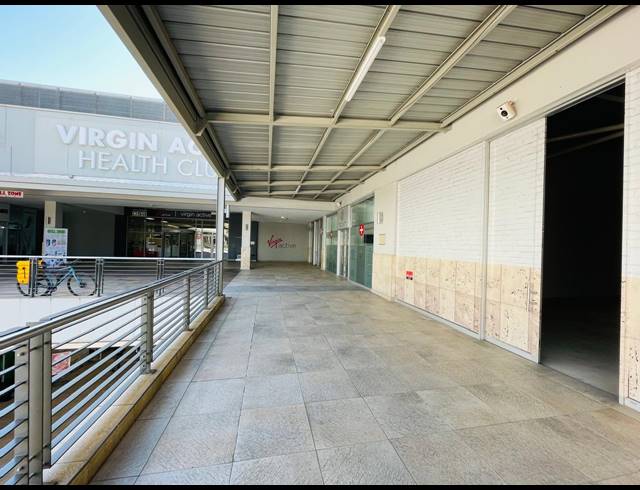 104M² RETAIL TO LET IN FOURWAYS